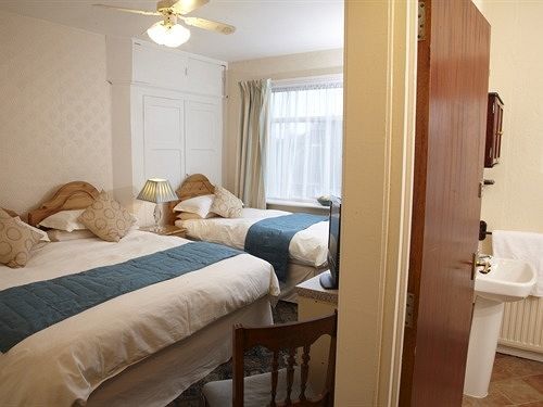 Wyndale Guesthouse Stafford Extérieur photo